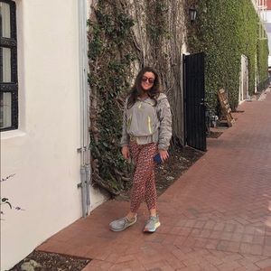Meet your Posher, Julia